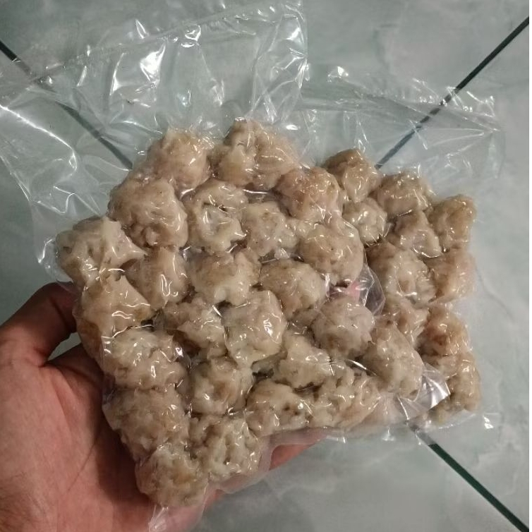 

Pentol Ayam Kriwil Frozen – Gurih, Kenyal, Praktis Tinggal Kukus