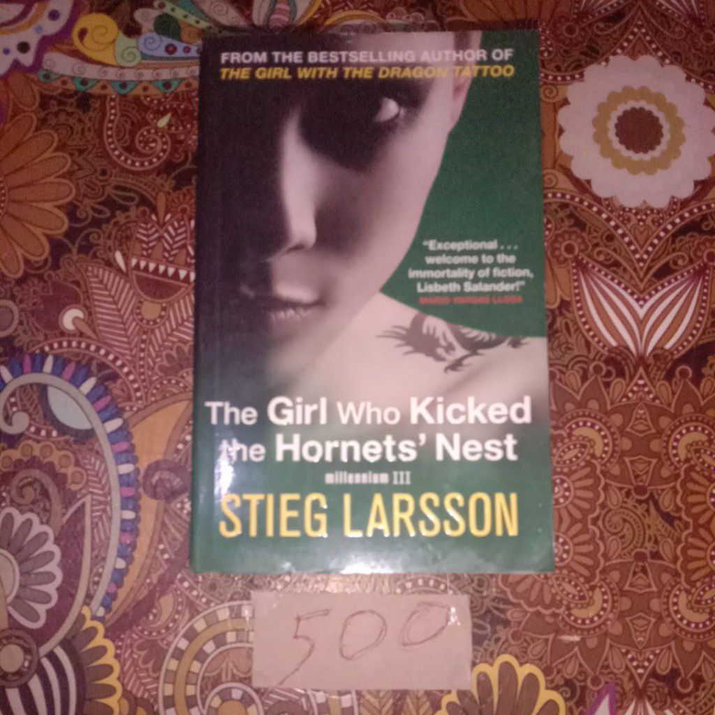 BUKU LARSSON,TJE GIRL WHO KICKED THE HORNETS'NEST