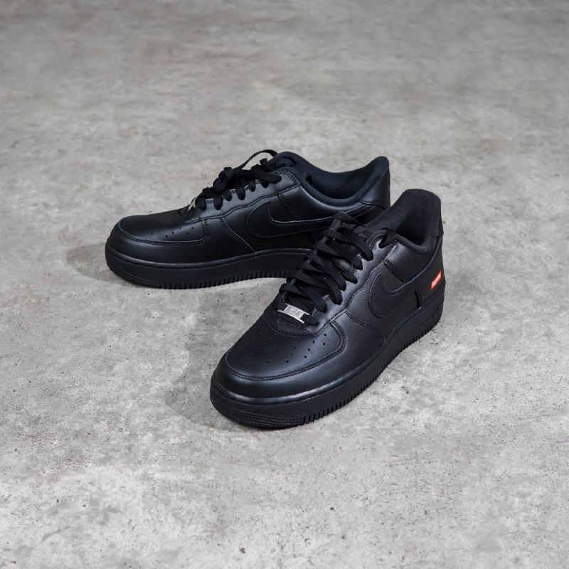 Sepatu NIKE AIR FORCE X SUPREME ALL BLACK SNEAKER 100% ORIGINAL