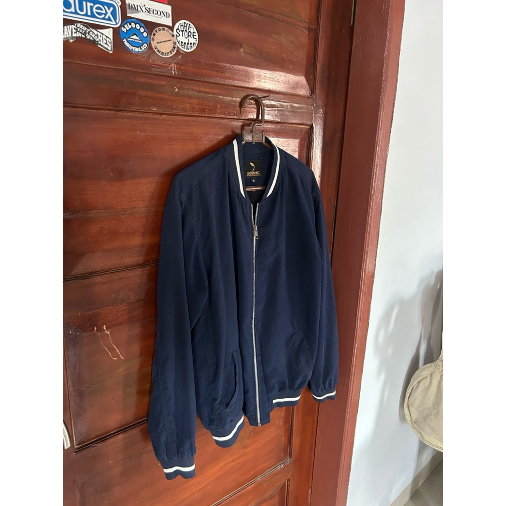 JAKET BOMBER BY GUTEN INC