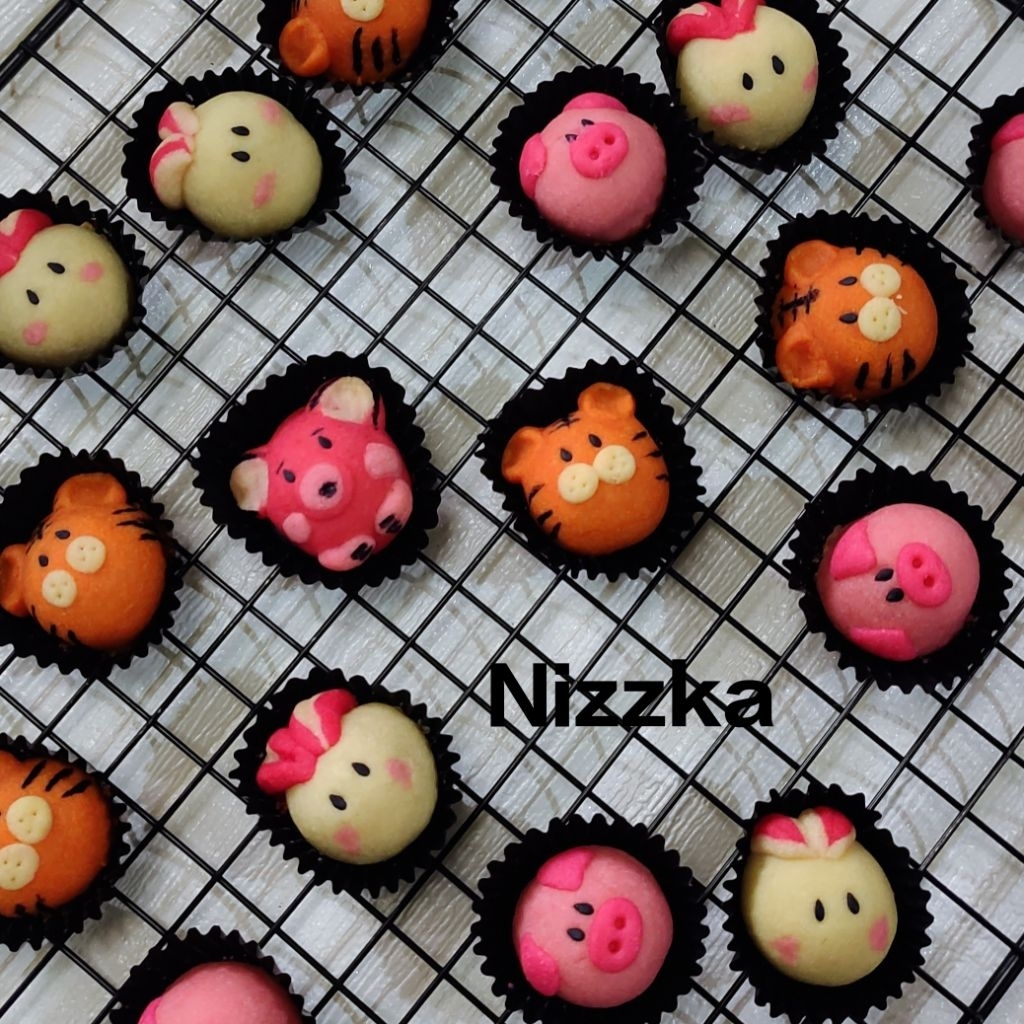 

Nastar Karakter | kue kering lebaran | selai nanas homemade