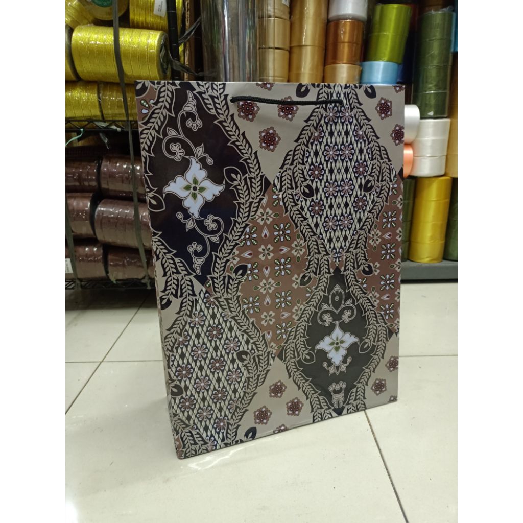 

paper bag polio batik bahan tebal isi 12 pcs terlaris dan termurah