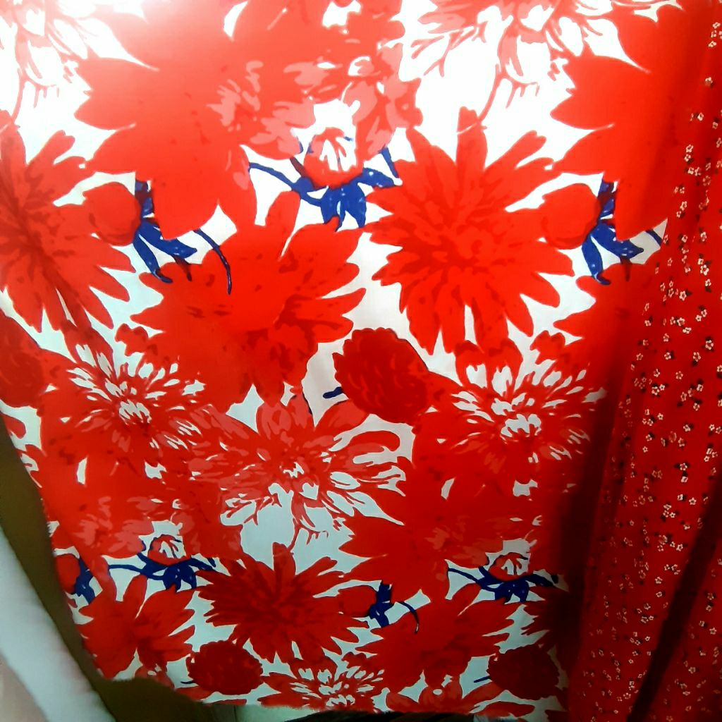 KAIN RAYON TWILL MOTIF BUNGA SISA GARMENT  - KAIN RAYON MOTIF BUNGA HARGA/0,5M