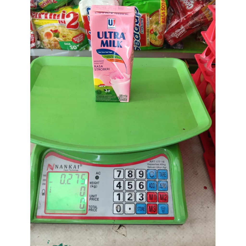 

susu ultra stroberi 250 gram