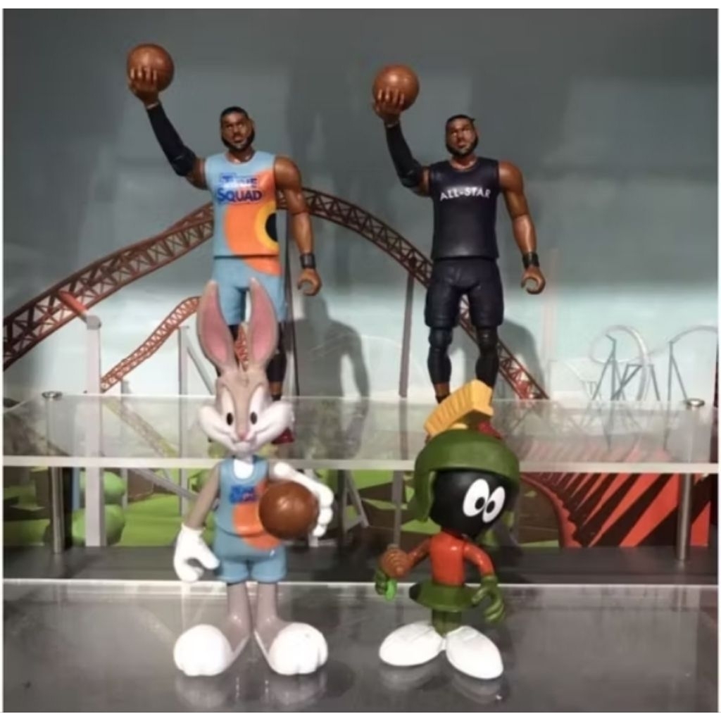 Figure space jam set