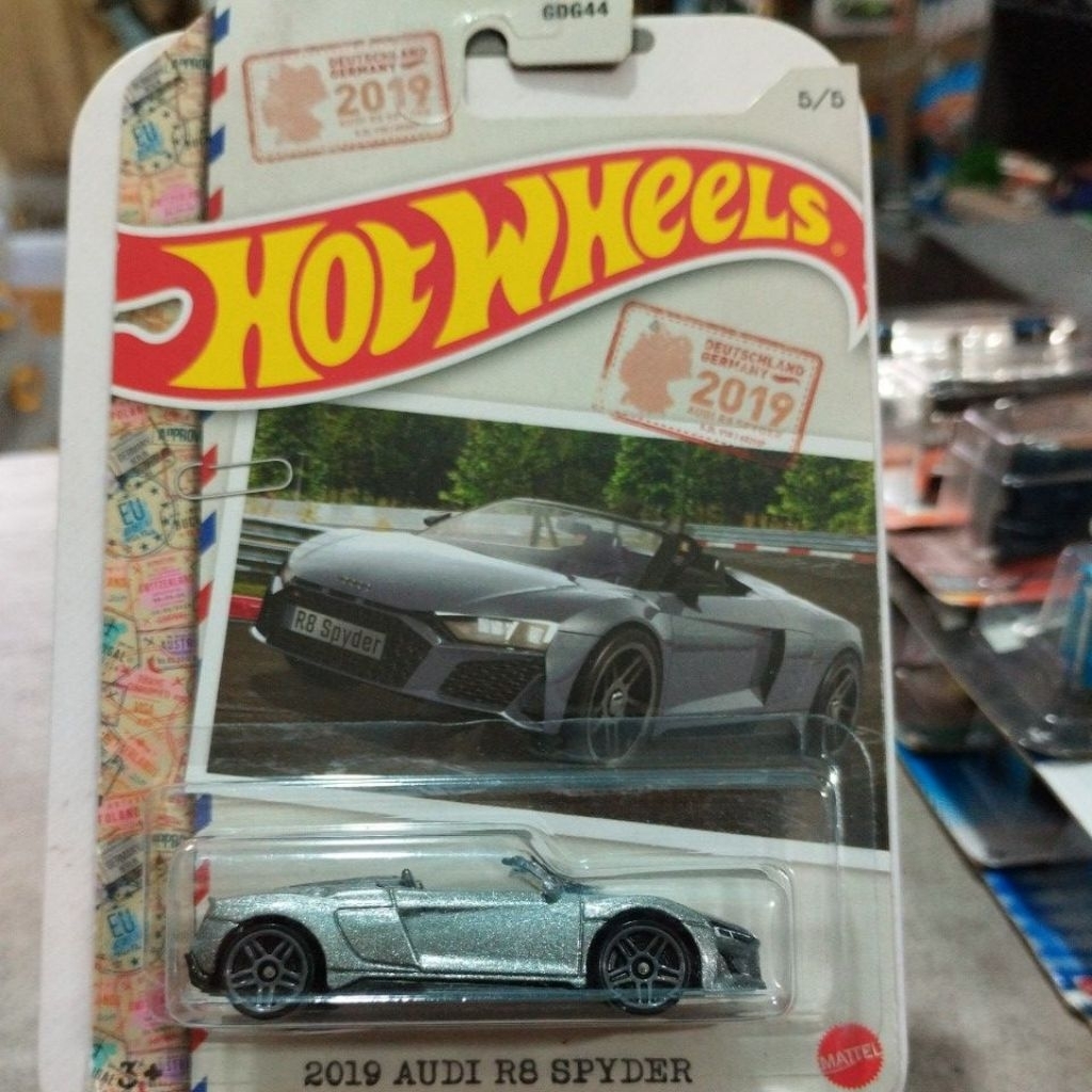 hotwheels 2019 AUDI R8 SPYDER