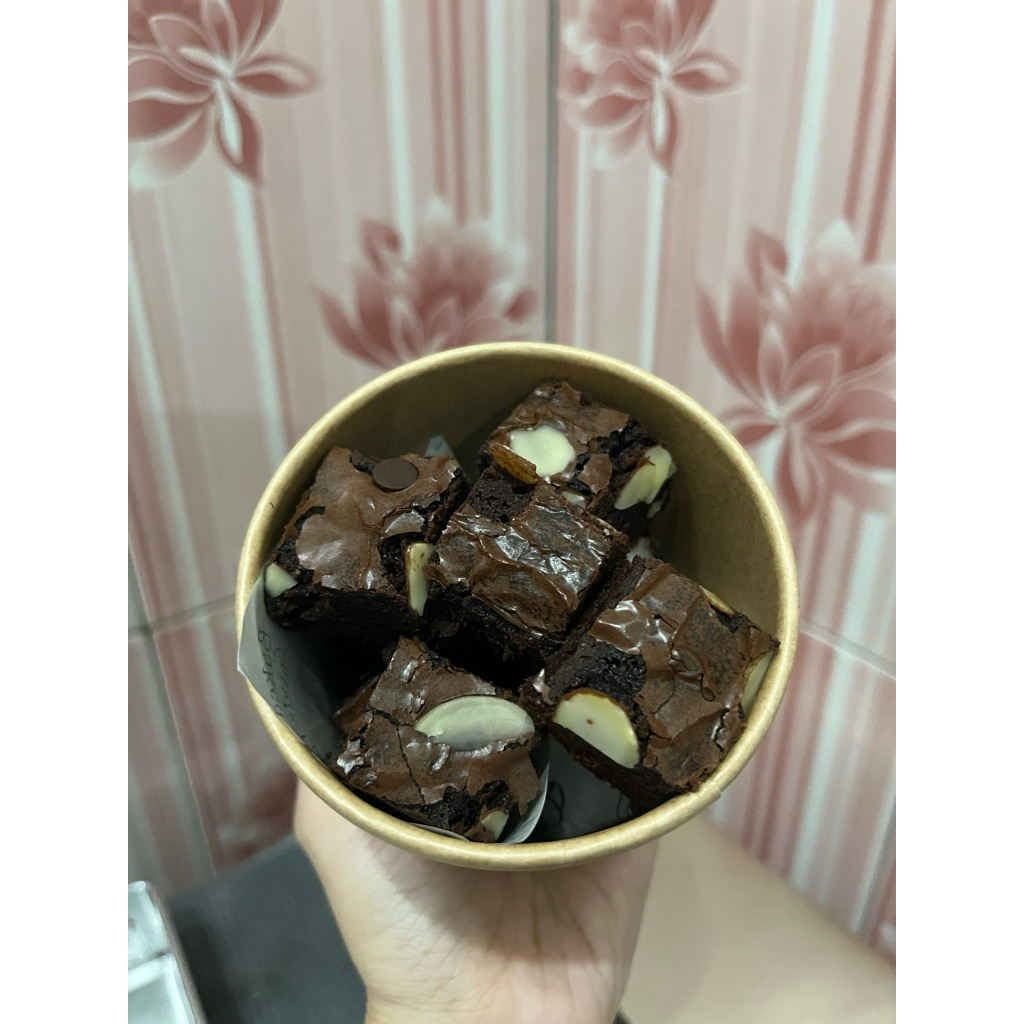 

Kuma Cakery Brownies Cup 12oz
