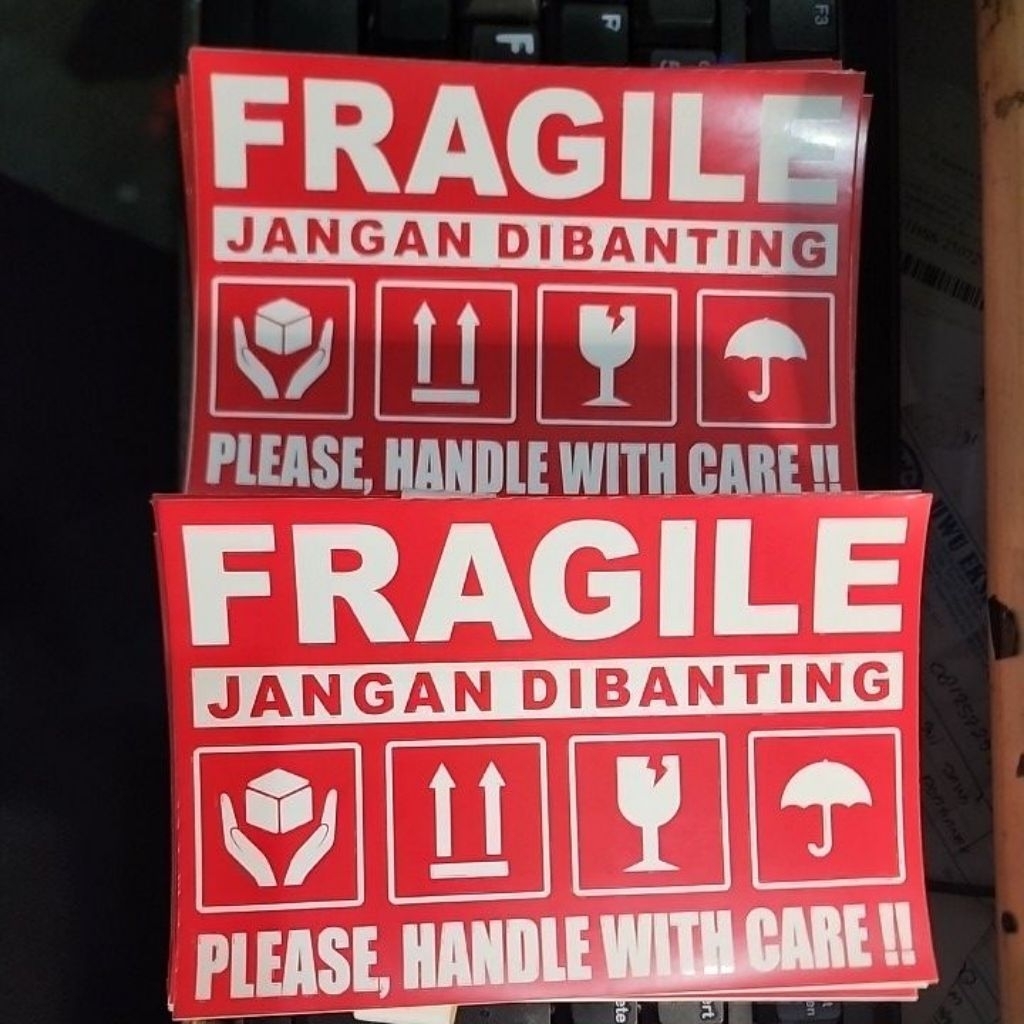 

stiker fragile