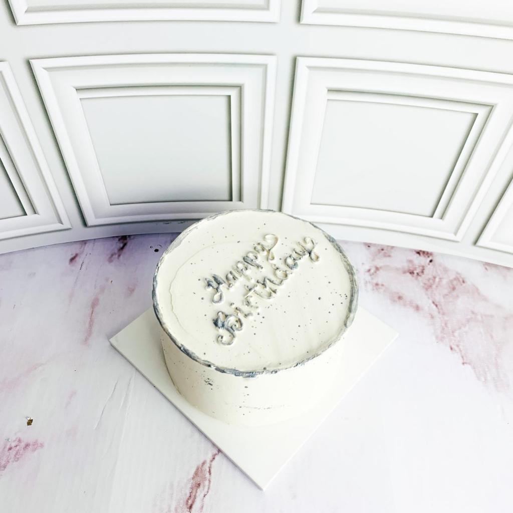 

Kue Ulang Tahun/Birthday cake/Kue Ultah Tema White Silver Cake/Kue Birthday Jakarta