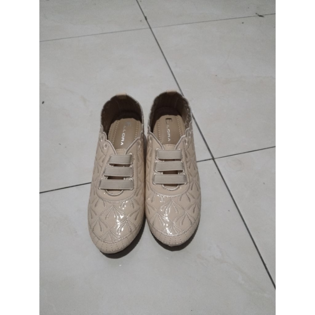 (preloved) SEPATU WEDGES ELLORA BEIGE || LIKE NEW