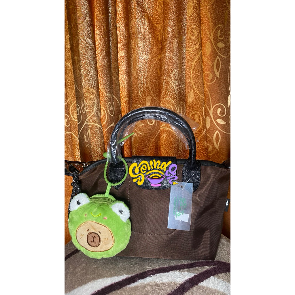 Tas selempang wanita nilon