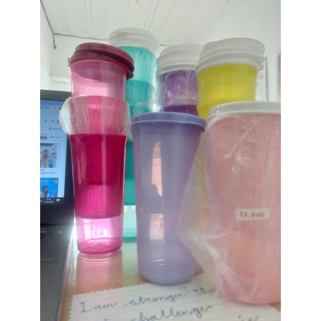 Medium Tumbler Tupperware
