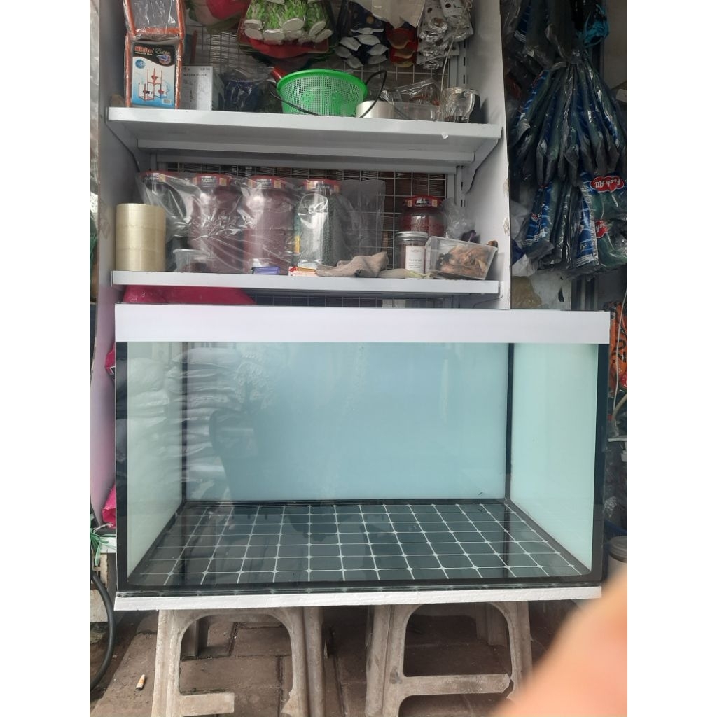 Aquarium Kaca 80x40x40 + Scotlet