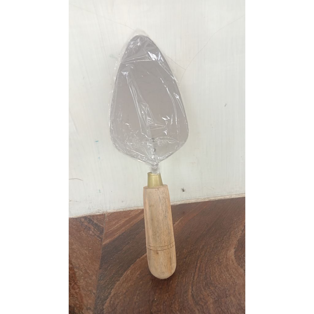 cetok semen - cetok tukang bangunan ukuran sedang