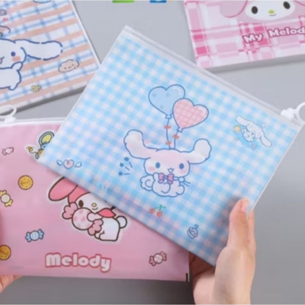 

Pouch karakter (bisa dimasukan alat tulis)