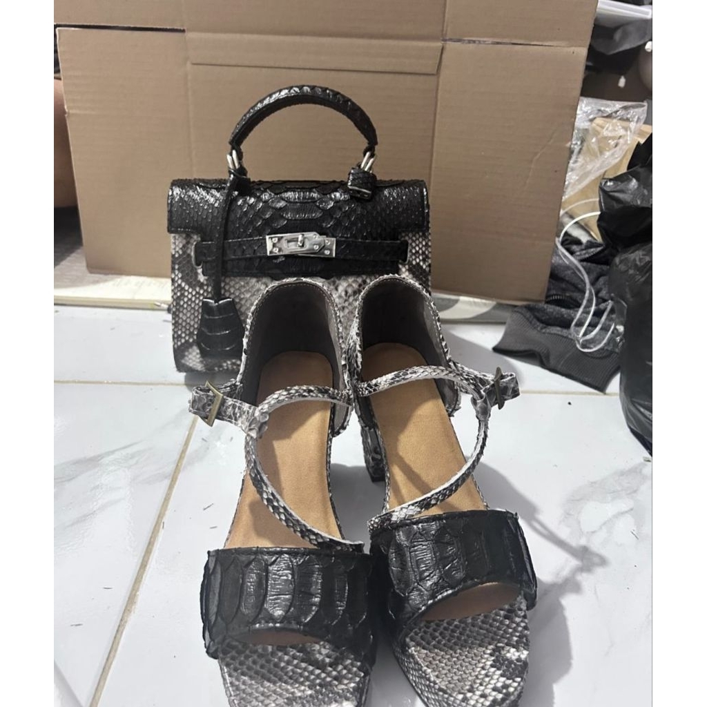 Set Tas Kulit ular dan Sendal kulit ular