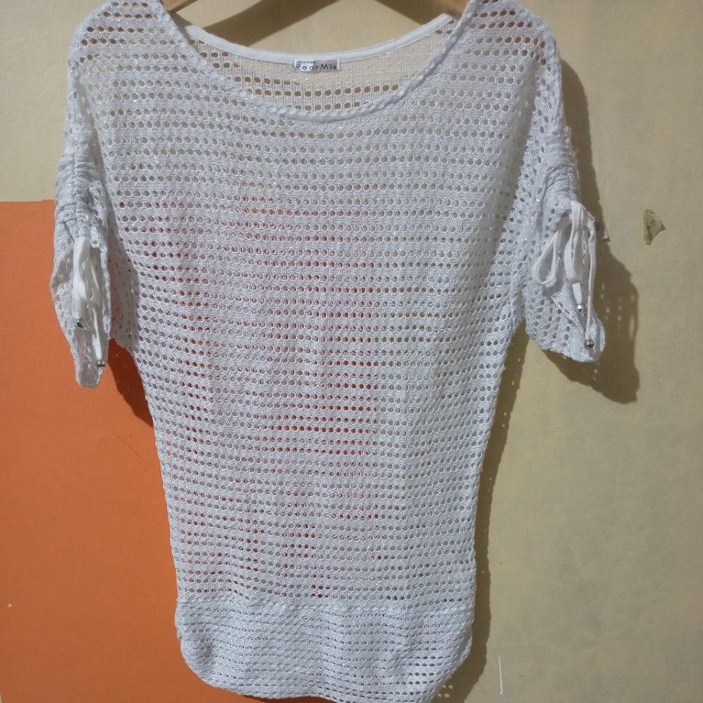 Baju rajut jaring warna perak