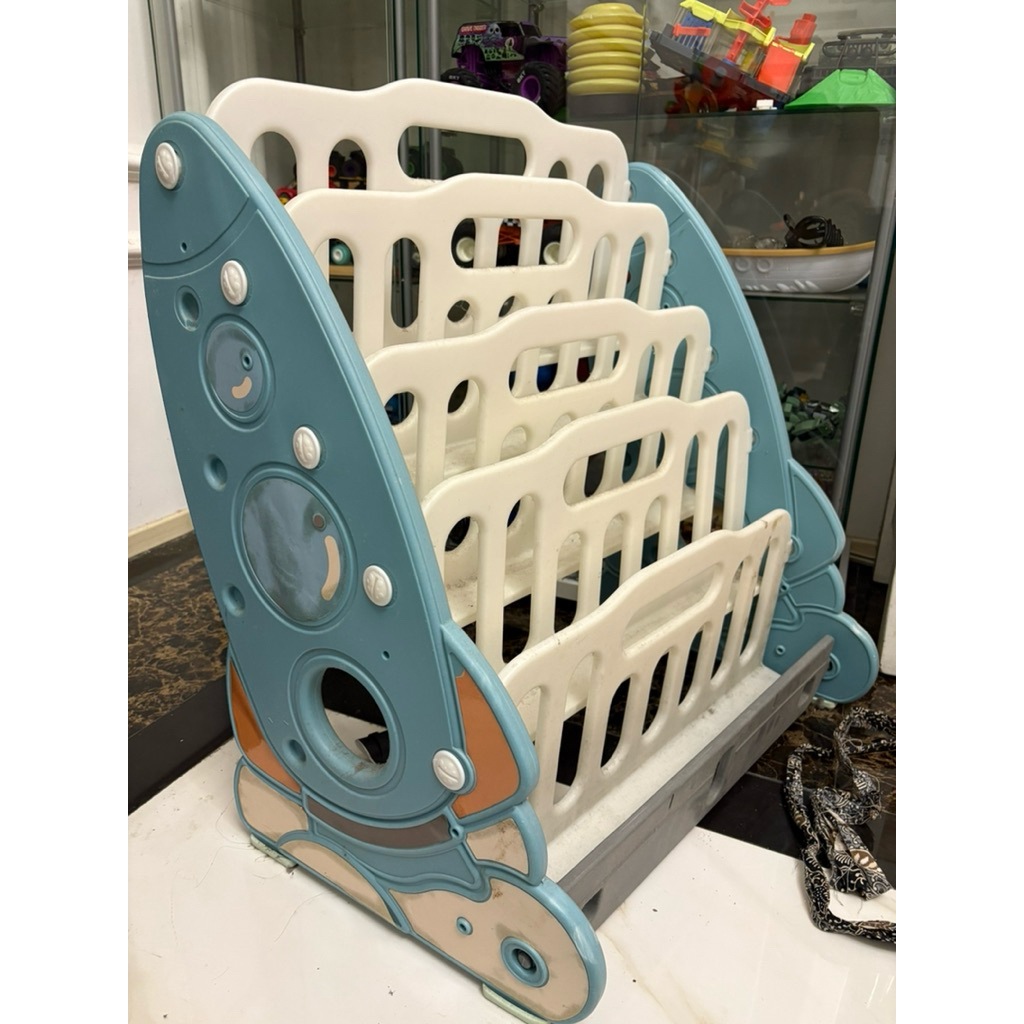 rak buku anak preloved