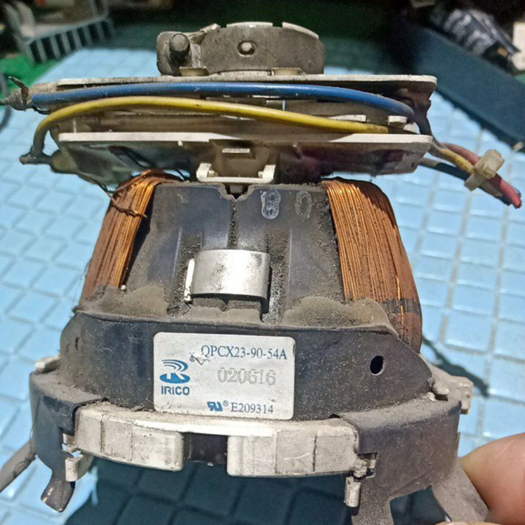 YOKE TV TABUNG CABUTAN