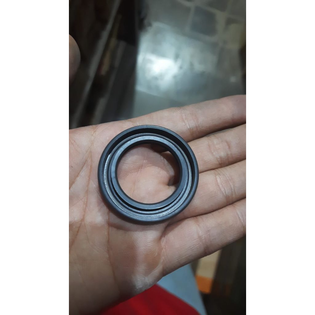 Seal transmisi depan mitsubishi kuda bensin 2000cc asli original genuine part | dijamin ori 100%