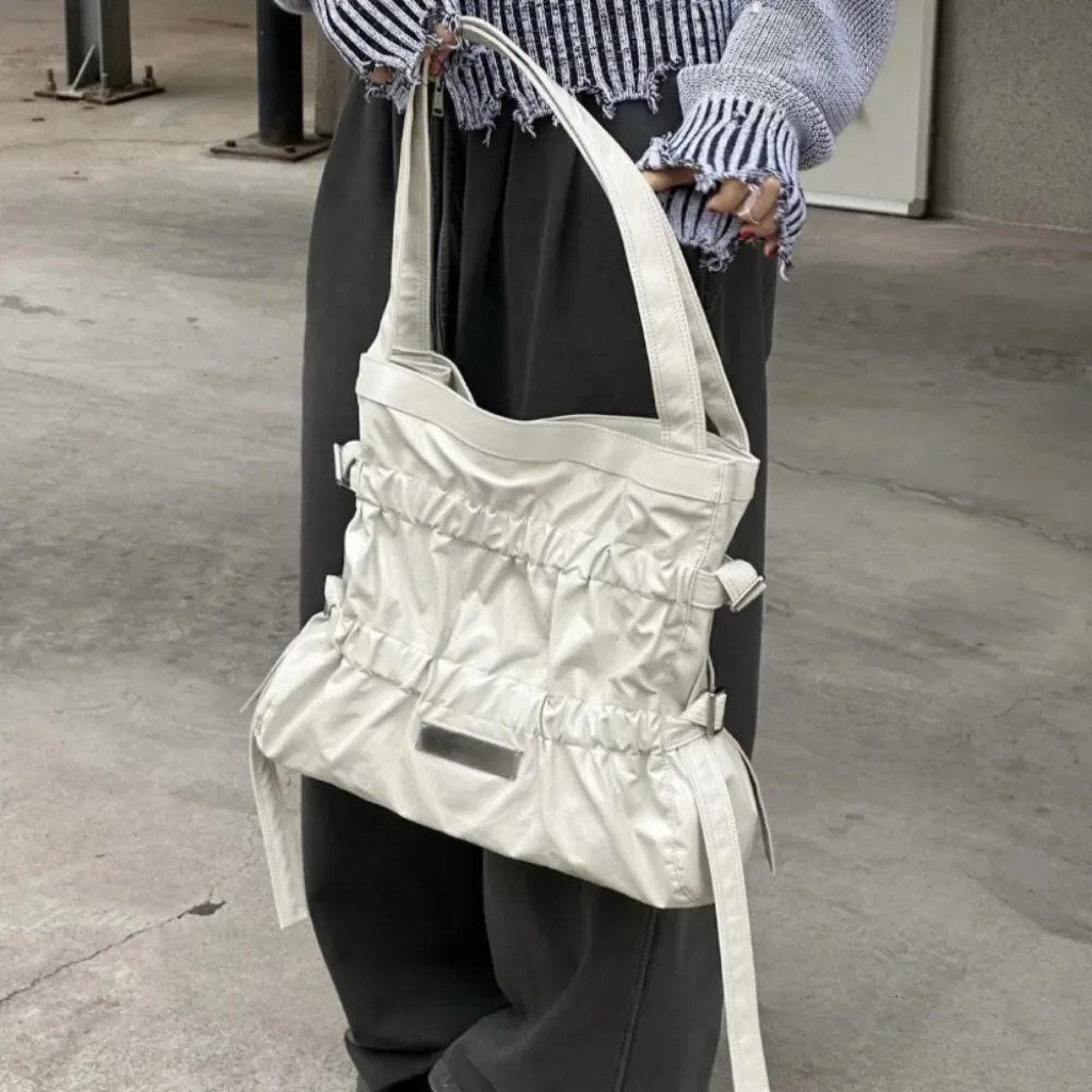 MK - Seashell Bag in Ivory