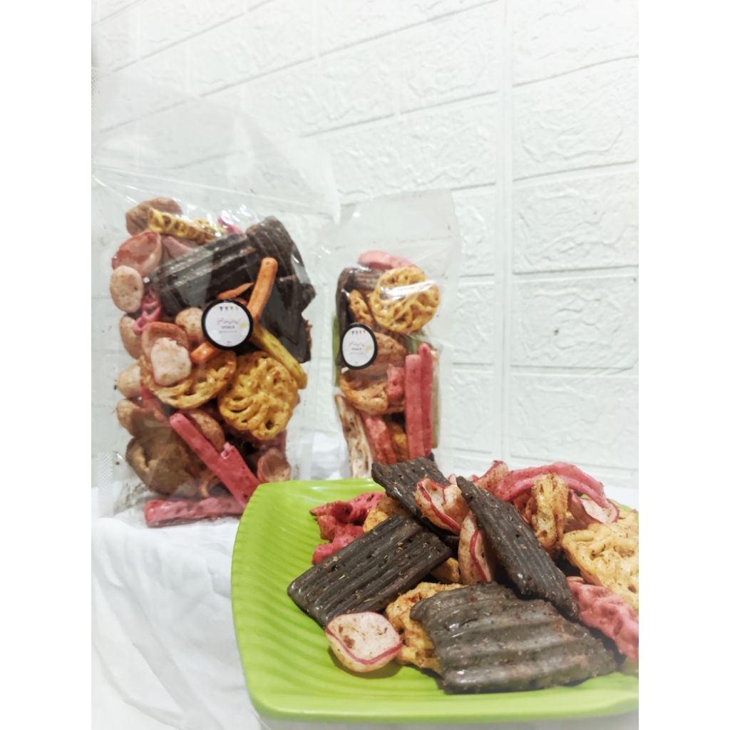 

Cemilan seblak mix pedas 100% halal