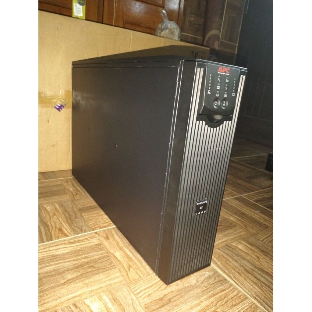 UPS APC SURT5KXLI 5000VA 5KVA 3500W BATTERY BARU ONLINE PSW