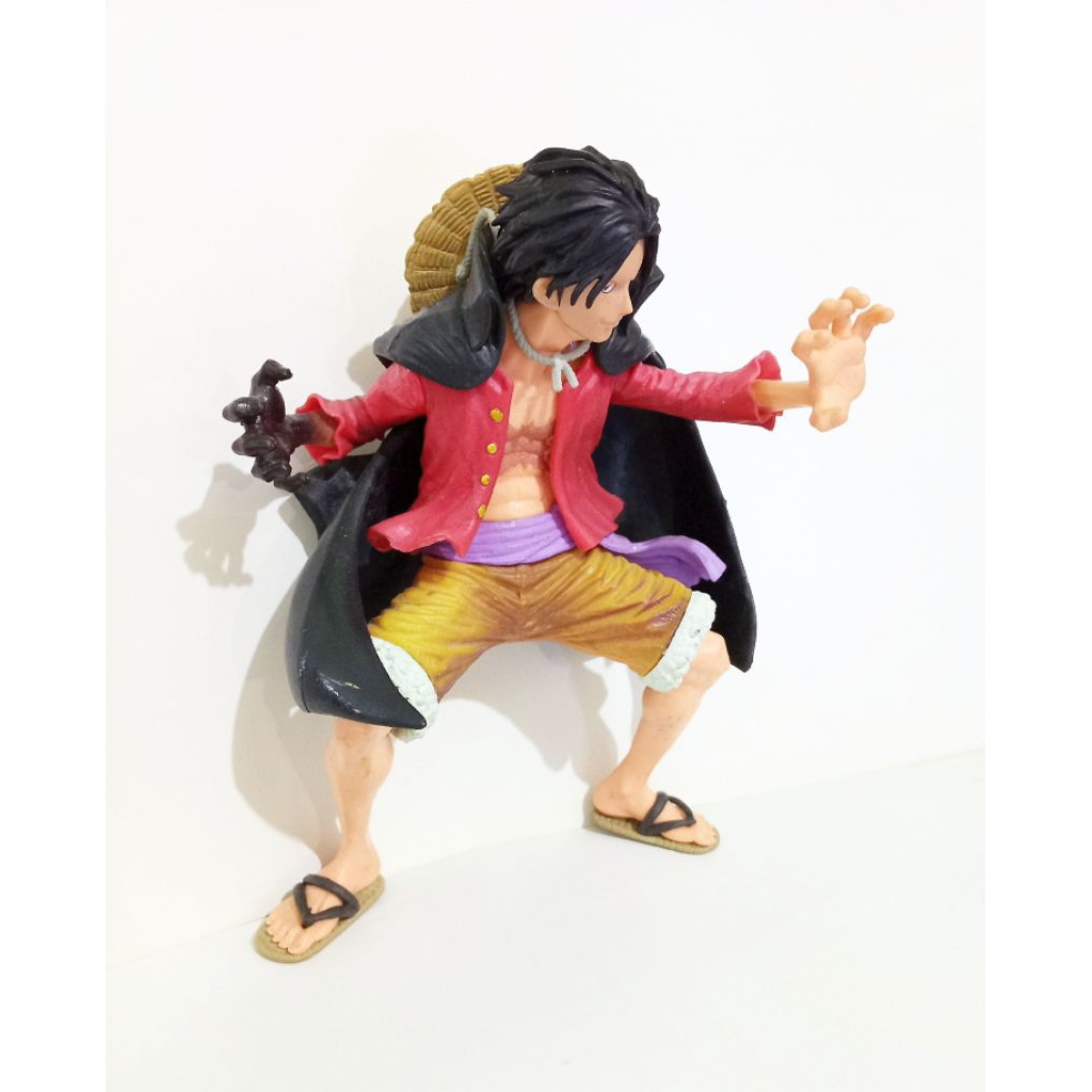 Monkey D Luffy figure minus