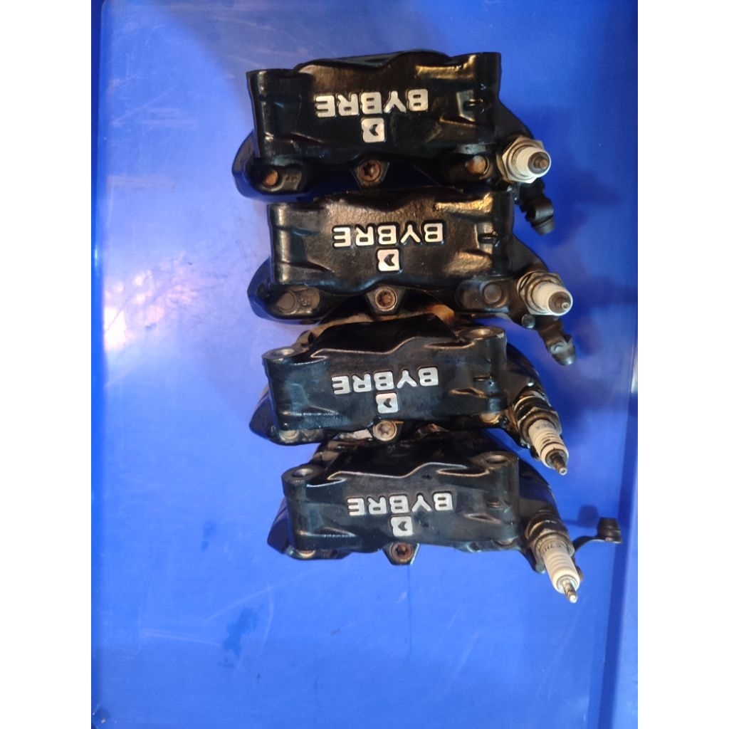 kaliper depan KTM Duke rc 200/250