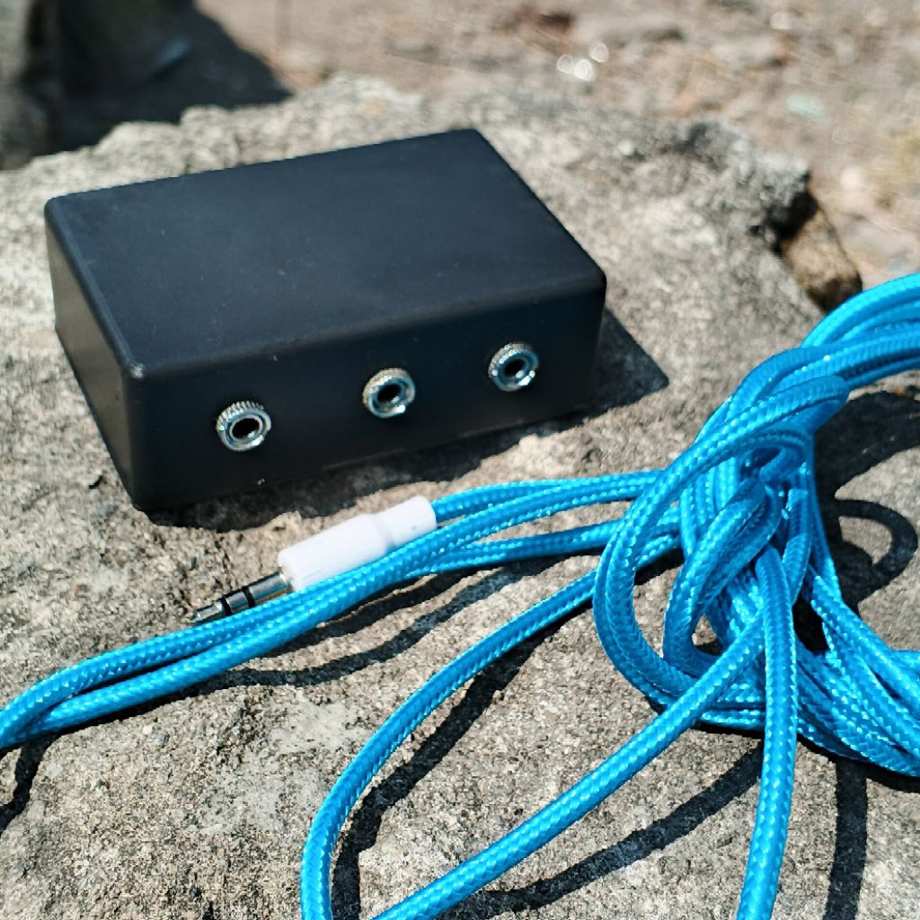 INPUT PARALEL AUX 1 INPUT 3 OUTPUT , SPLITER UNTUK 3POWER AMPLIFIER JUMPER JADI 1