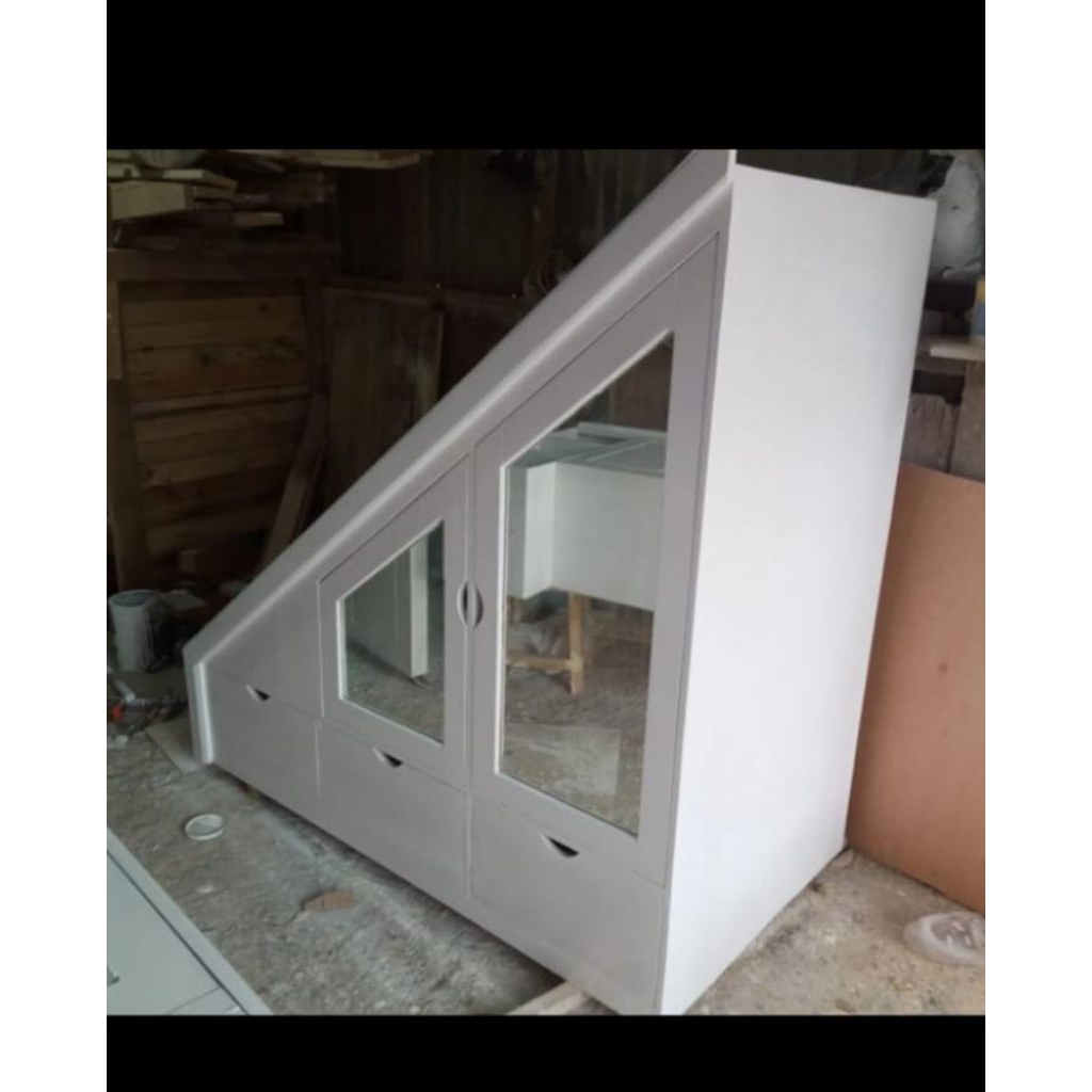 lemari bawah tangga/lemari kayu jati Belanda