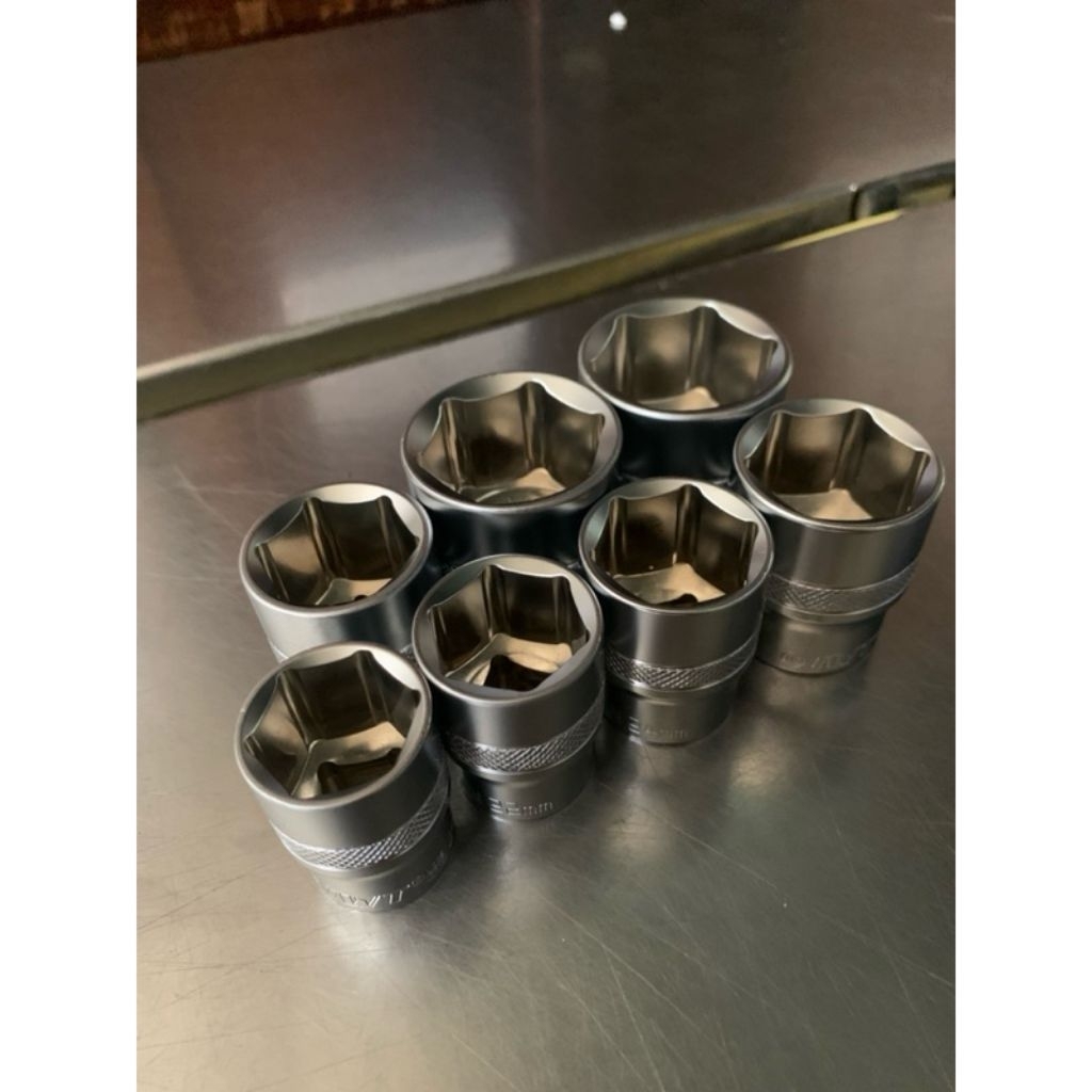 mata sock 1/2 6pt 23mm IWT / kunci sok 23mm 1/2 6pt / mata sok 1/2 6 pt 23mm / kunci shock 1/2 iwt