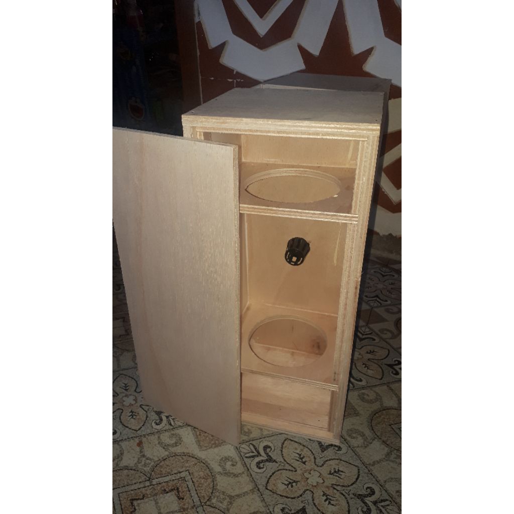 

BOX BAZZOKA BAHAN 12MM , TERSEDIA UKURAN 5 DAN 6 INCI