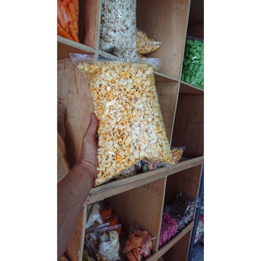 

Aneka Rasa Jagung Popcorn Asin Gurih dan Keju Kemasan 200g