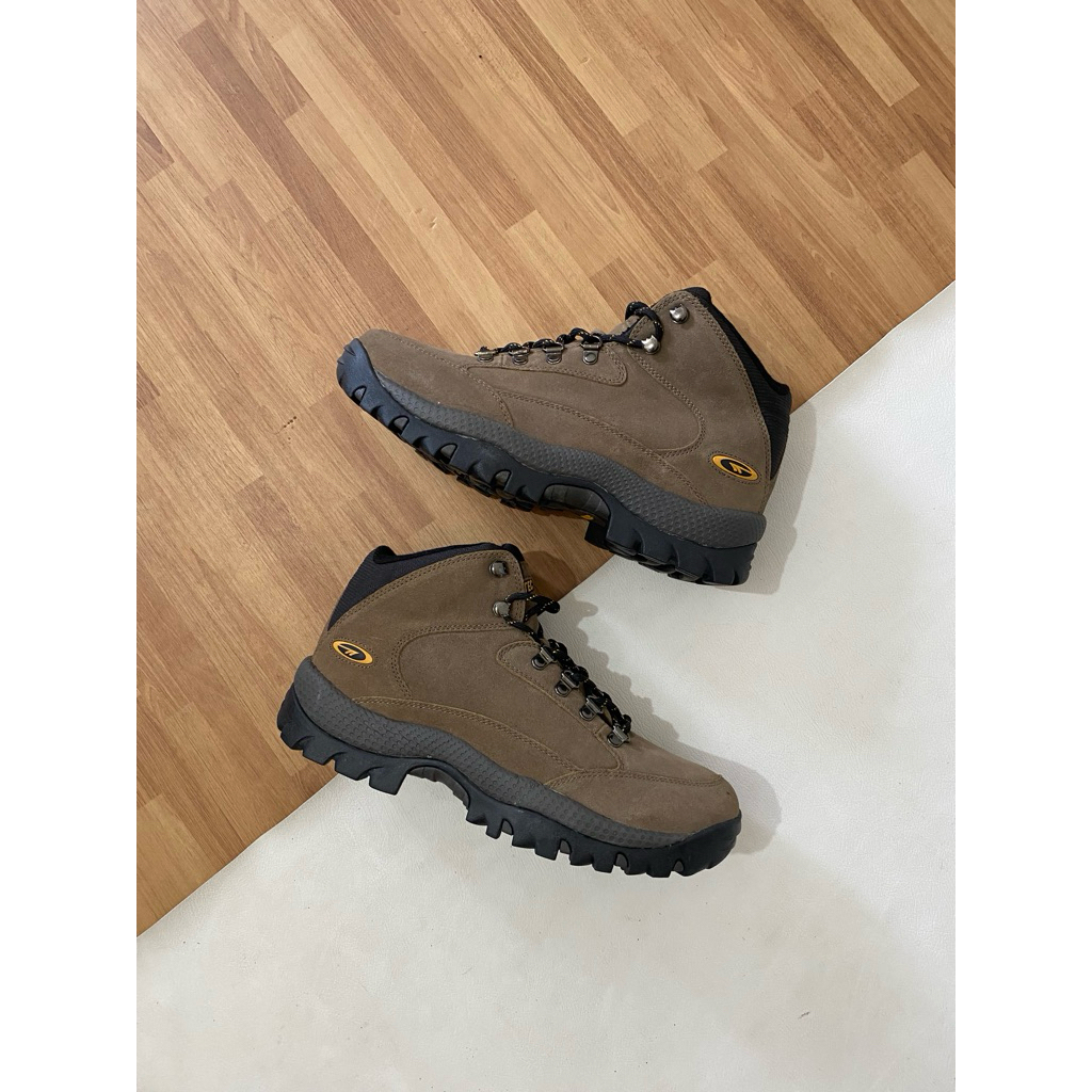 Sepatu Gunung Hiking Hi-Tec Suede Like New