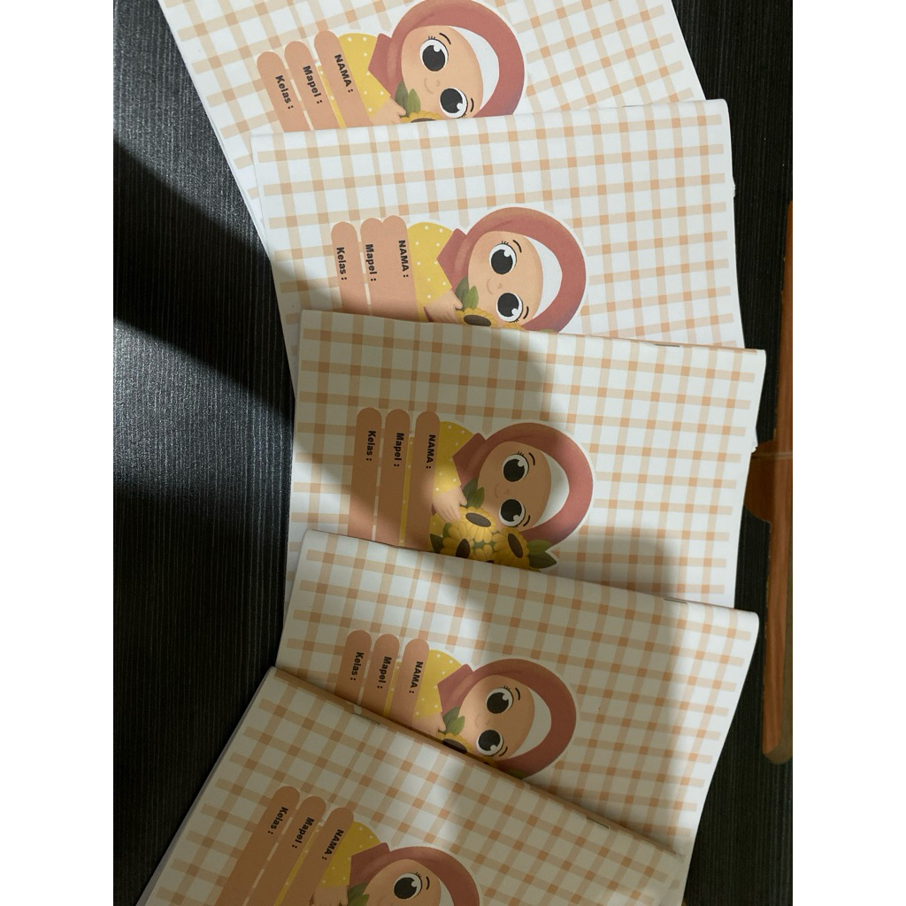 

BukuTulis Custom Nama Dan Gambar