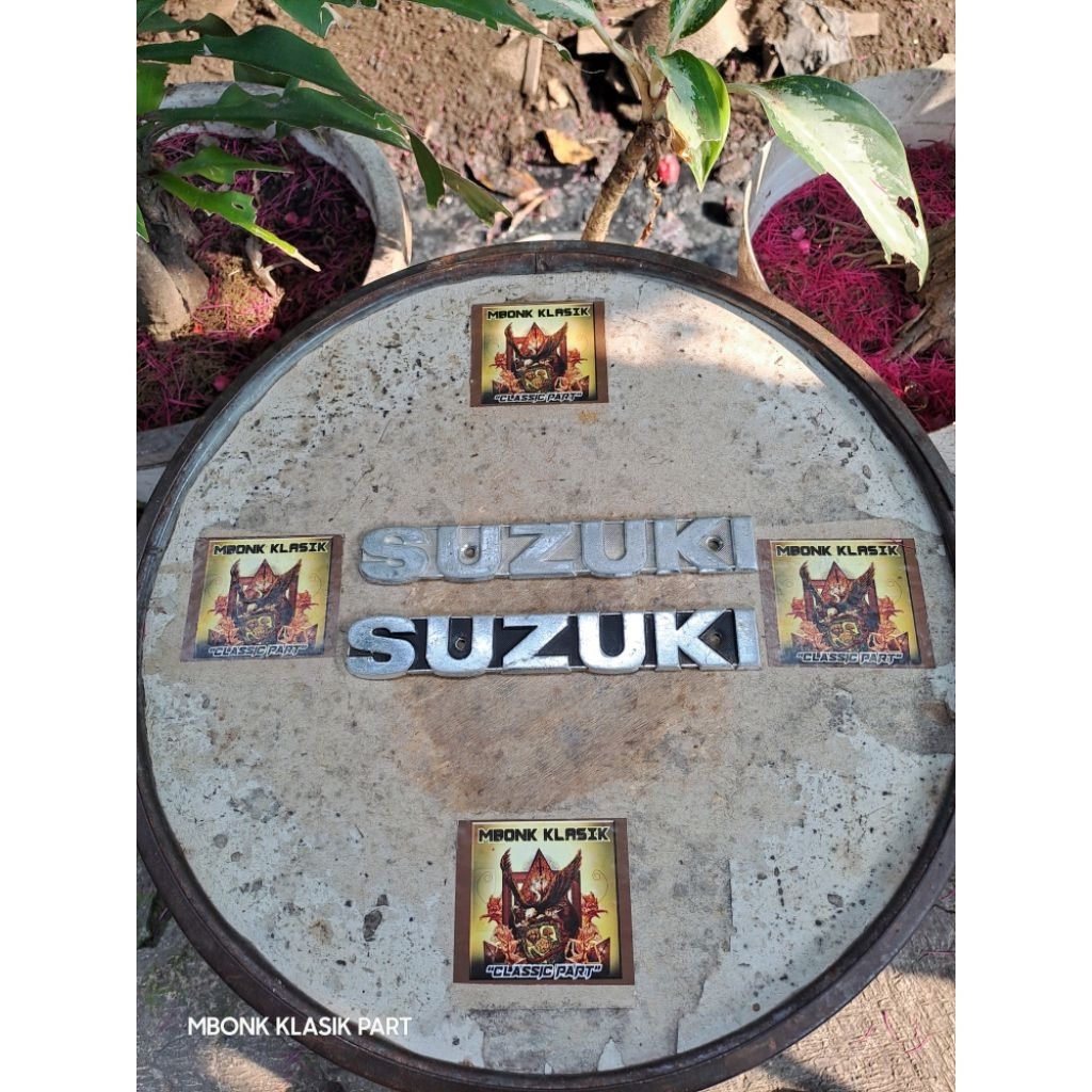 emblem tangki suzuki gt100 gt125 gp100 gp125 trs katana a100 tua ORIGINAL emblem tangki suzuki gp 10