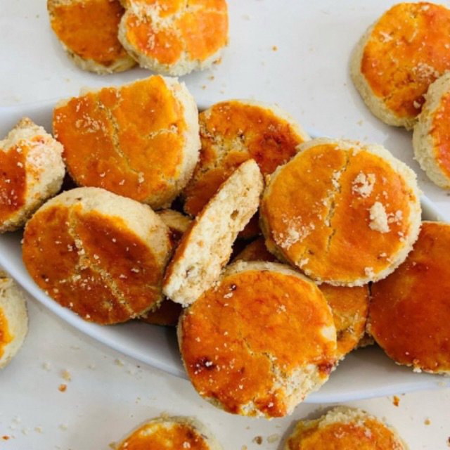 

KUE KACANG NGEPRUL Khas JEMBER TOPLES berat +-900gr (GROSIR)