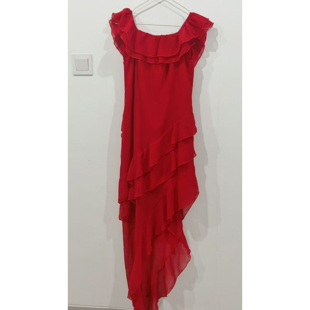 PRELOVED GAUN PESTA MERAH