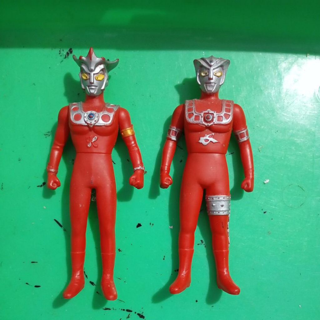 Set Ultraman Leo dan Astra RHS 17cm Original Bandai