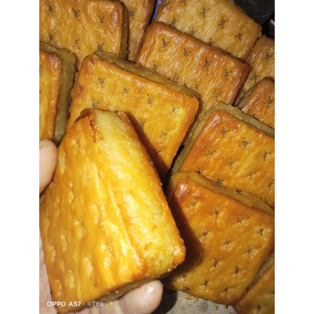 

Kue Gabin isi 25pcs Minimal Order 20pcs ENAK POOOLL