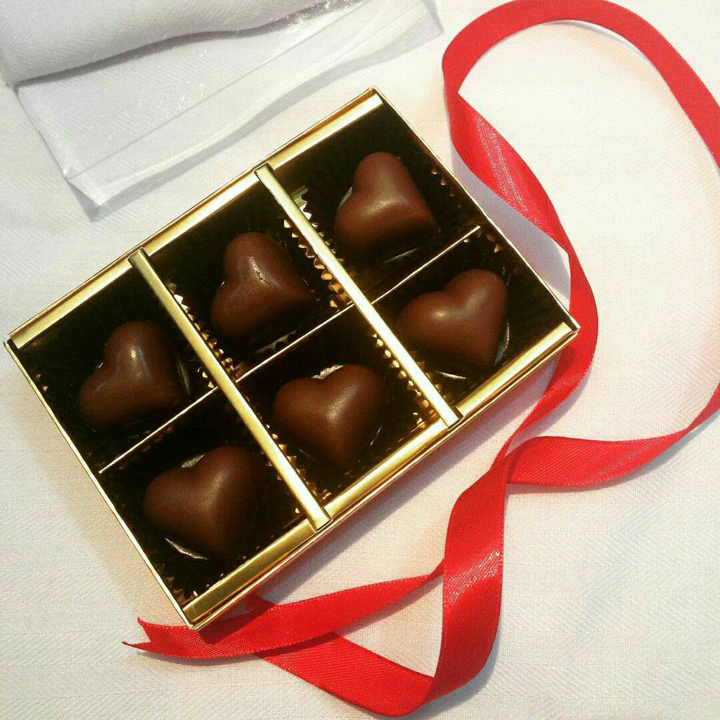 

coklat love 1 toples 300 gram bisa request warna