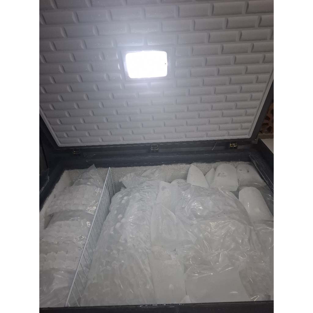 Best Seller Es Batu Kristal 1 Kg + Es Batu Gelondongan 1 Pcs Higienis Aman Dikomsumsi - Ready Instan