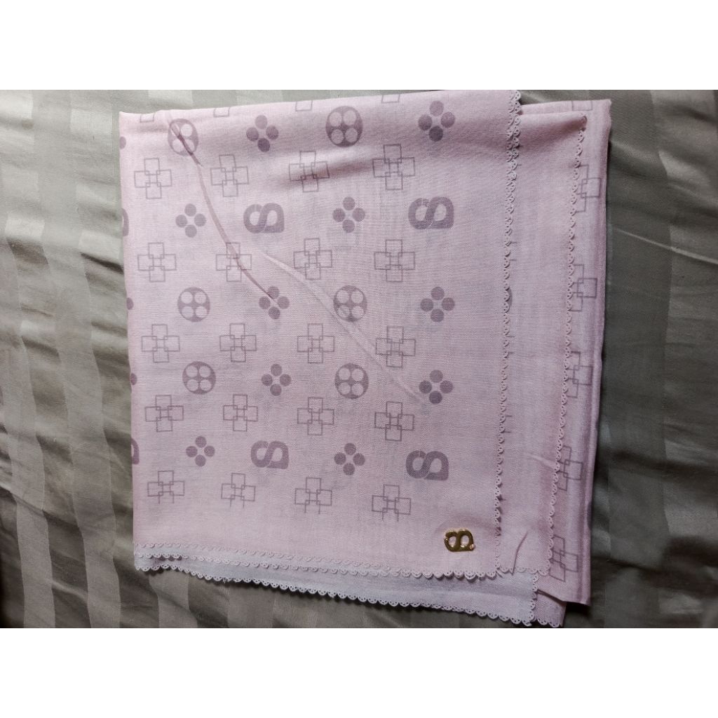 Preloved Buttonscarves series monogram , Nusantara, Wonderland ,autugraf