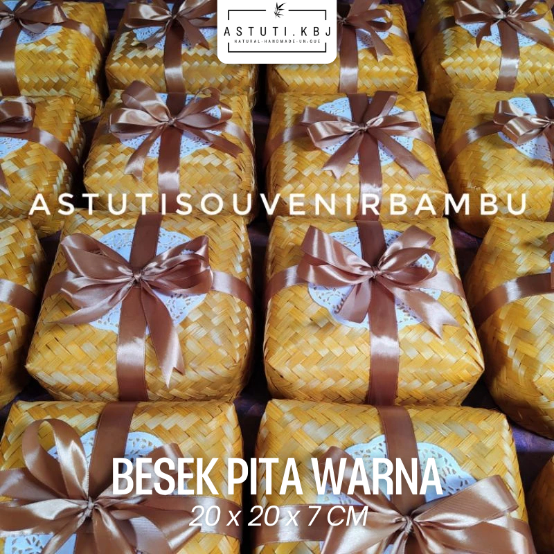 

SEPASANG BESEK ANYAM BAMBU 20cm PITA WARNA/ besek murah / besek jogja /kerajinan besek /pipiti /kado