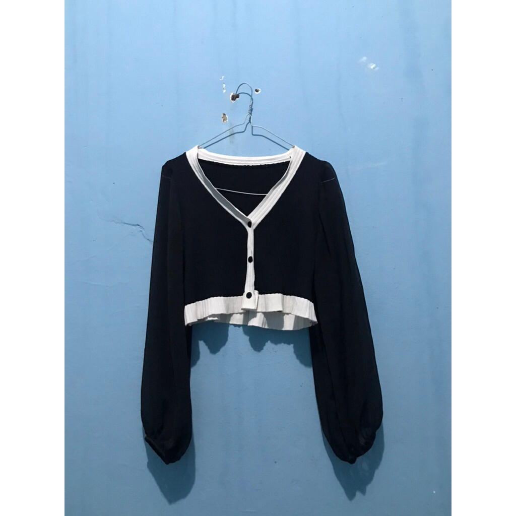 PL PRELOVED Blouse Rajut Crop Lengan Panjang Balon Kombinasi Warna Hitam Putih – Cardigan Outer Wani