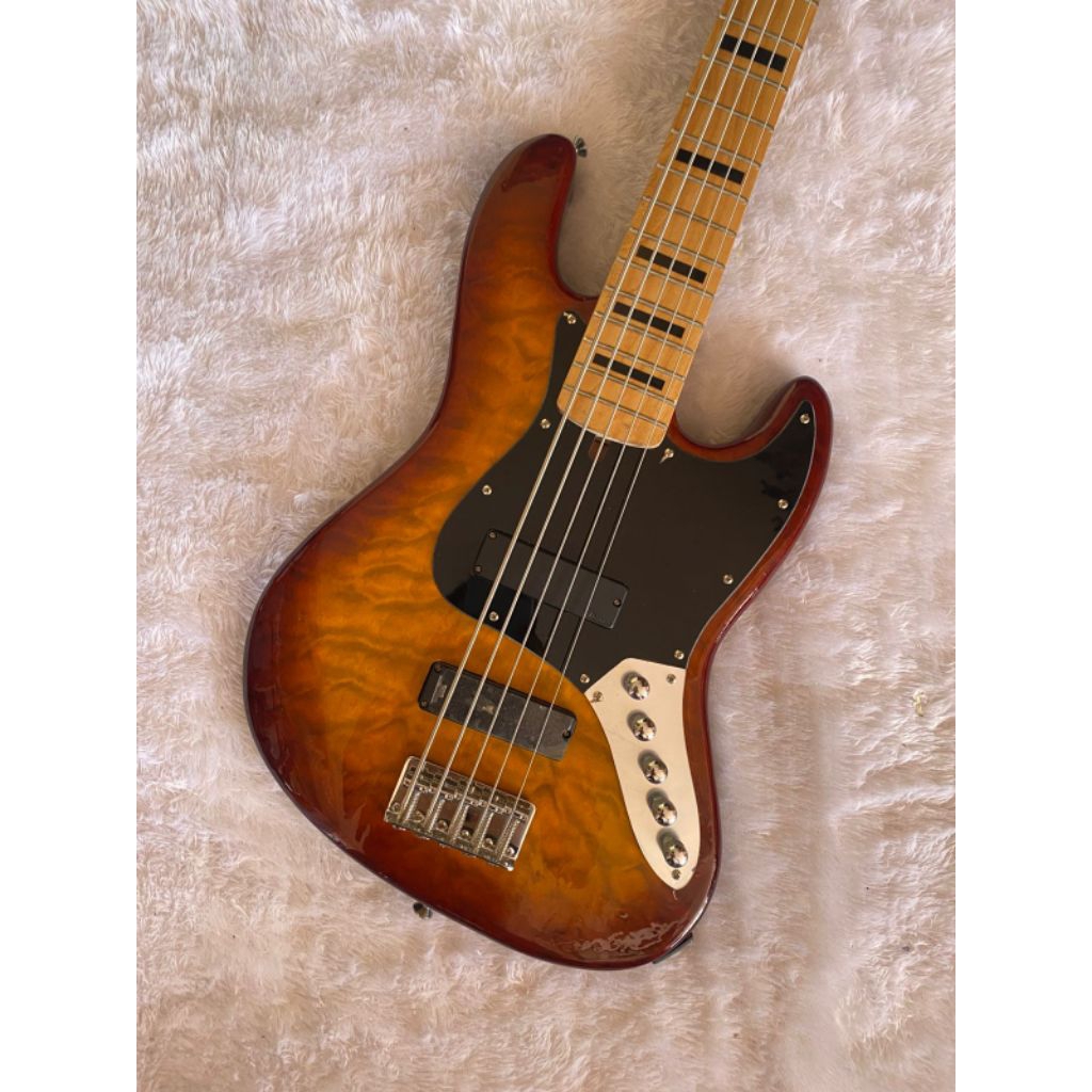 Bass 5string Sire Marcus Miller Top Flame preamp Aktive