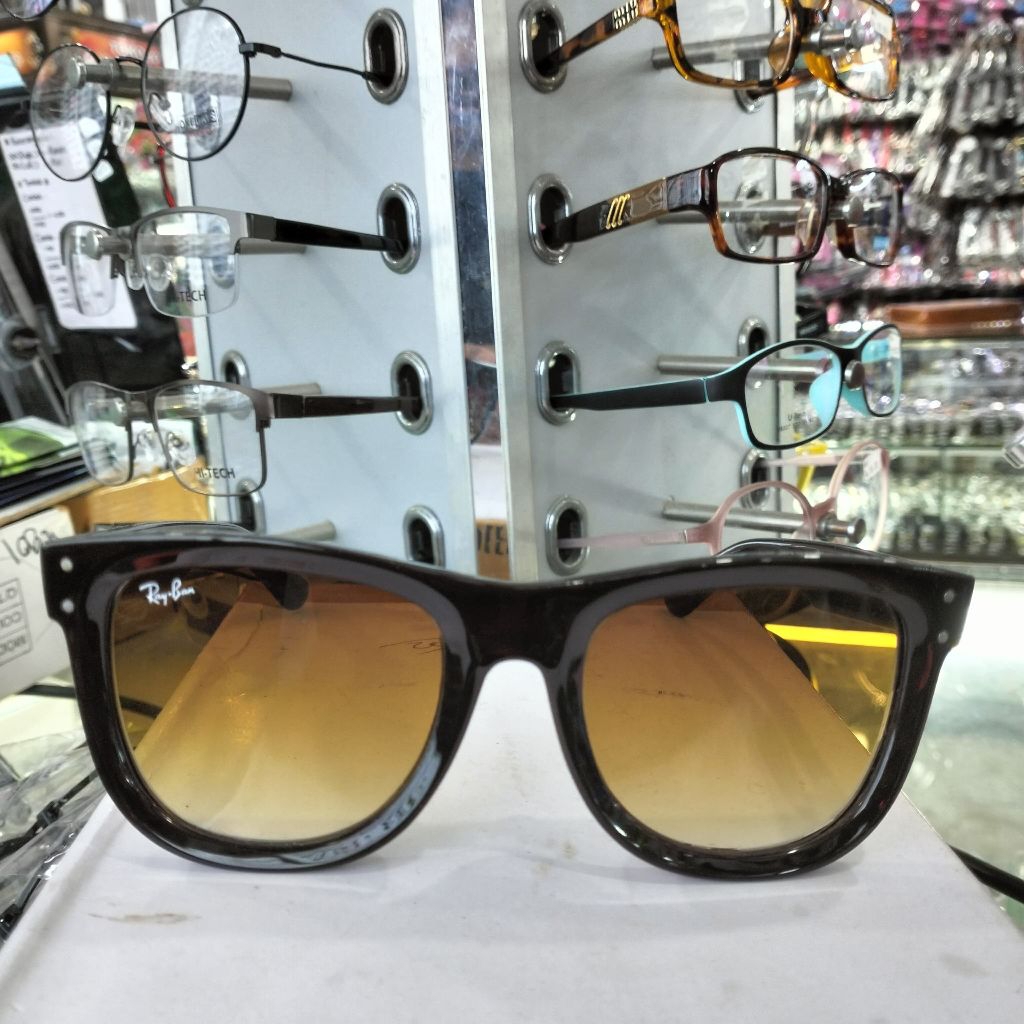 Ray-ban wayfarer reverse boyfriend