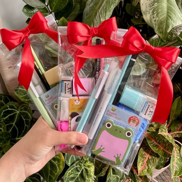 

Paket/ Set Alat Tulis - Hadiah, Kado, Souvenir, Bingkisan