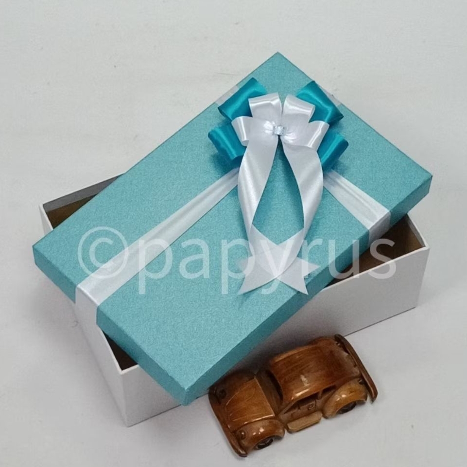 

PAPYRUS Kombinasi 17,5x27,5 Tinggi 8cm Kotak Kado Gift Box Hardbox Hampers V3